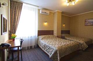 Отель Hotel Dobrodiy Винница Двухместный номер с 2 двуспальными кроватями-2
